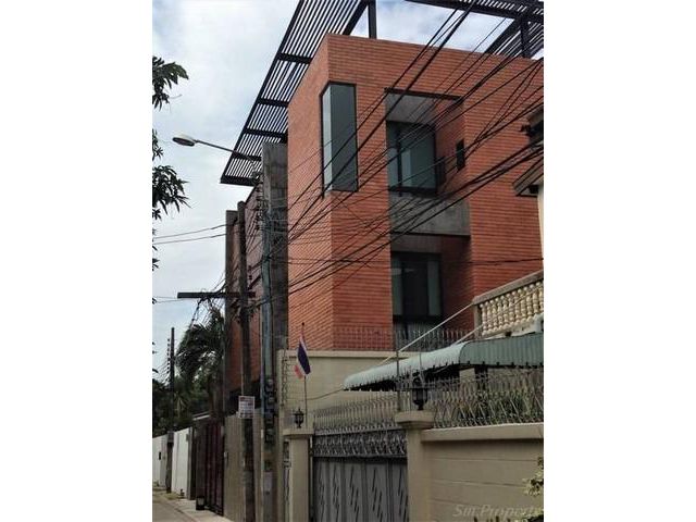 House for sale ขายบ้านเดี่ยว3ชั้นย่านอารีย์พหลโยธินซอย8 ซอยสายลมใกล้ BTS อารีย์ บ้านเดี่ยวสไตล์ Modern Tropical Loft บ้า