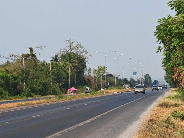 ขายที่ดินติดถนนใหญ่