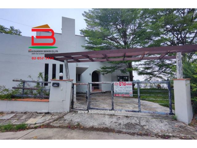 บ้านเดี่ยว หมู่บ้านวิจิตราธานี บางนา-ตราด เนื้อที่ 154.3 ตรว. ถ.บางนา-ตราด กม.36 ต.หอมศีล อ.บางปะกง จ.ฉะเชิงเทรา