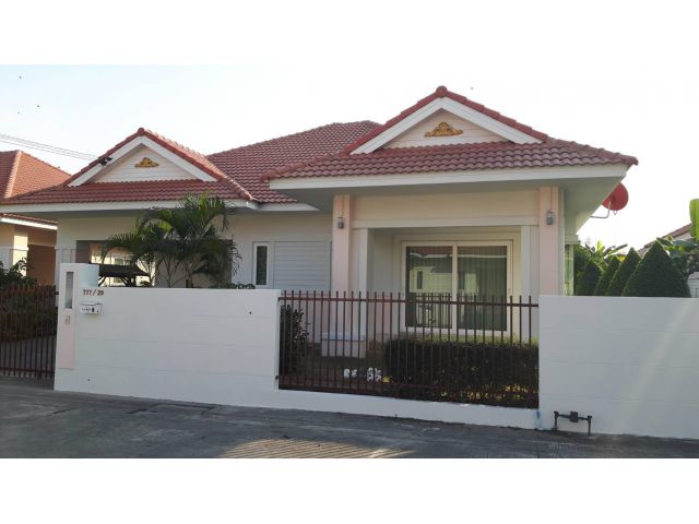 Single-storey detached house for rent, 3 bedrooms, 2 bathrooms, Yu Sabai Village, Hua Thale Subdistrict.