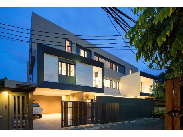 Modern House 3-story building with pool on sale special price very cozy for living WITH POOL VERY MODERN SUKHUMVIT63 BTS